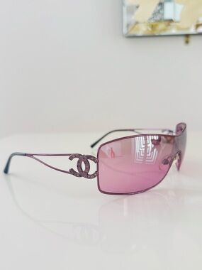 RARE 💫 VINTAGE Chanel Authentic purple CC crystal rimless sunglasses